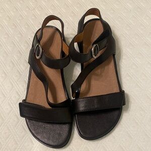 Aetrex sandal size 5.5 new